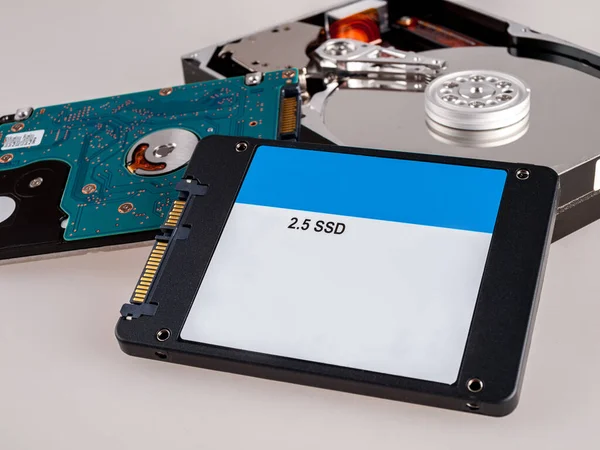 Different Types Computer Drives Hard Disk Drives Ssd Drives Different — Stock Photo, Image