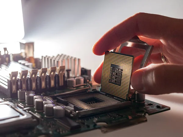 Processo Conexão Cpu Soquete Processador Uma Placa Mãe Computador Moderna — Fotografia de Stock