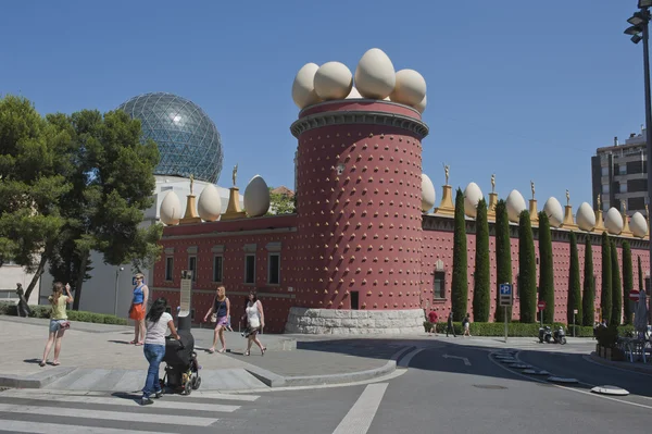 Fasaden på Museum konstnären Salvador Dali Spanien — Stockfoto