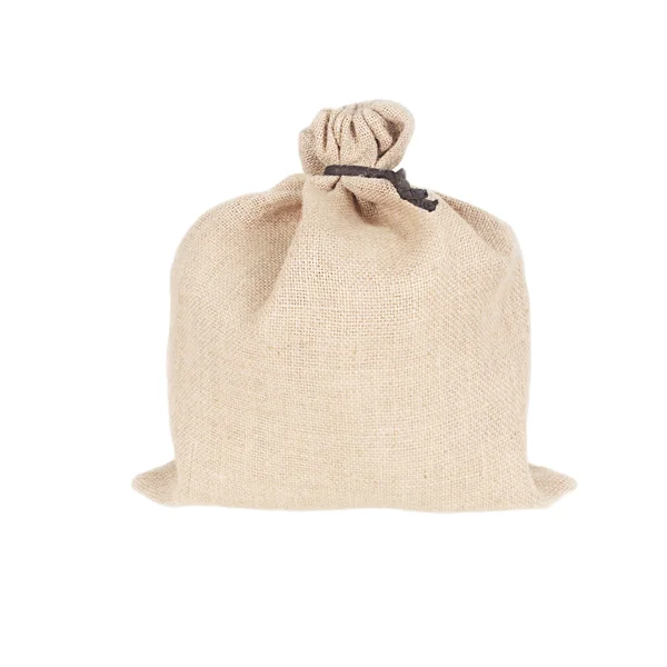Cerrar bolsas de tela de saco marrón aisladas sobre fondo blanco, clippin — Foto de Stock