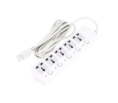 beyaz zemin üzerine uzatma kablosu