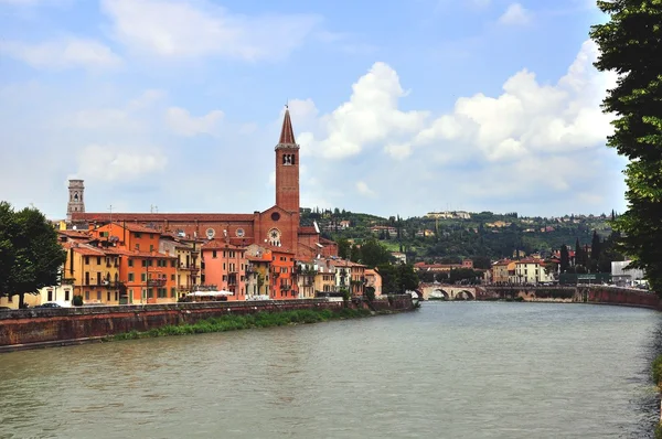 Pohled z historického centra města Verona, Itálie — Stock fotografie