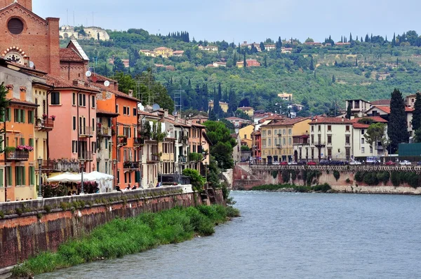 Verona, İtalya'nın tarihi merkezinin görünümü — Stok fotoğraf
