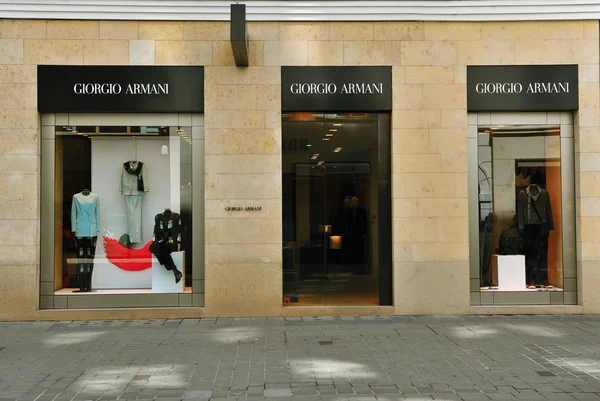 乔治 · 阿玛尼商店在维也纳，奥地利 — 图库照片