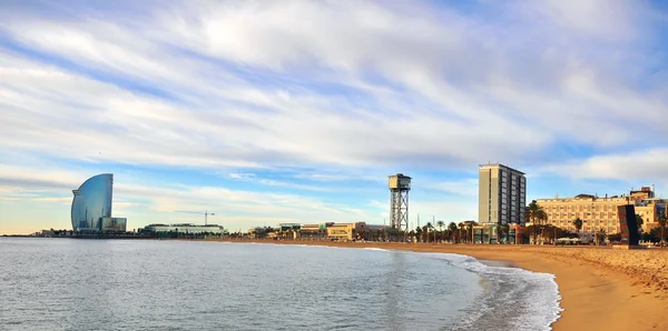 Vista de la playa de la Barceloneta, Barcelona — Foto de Stock