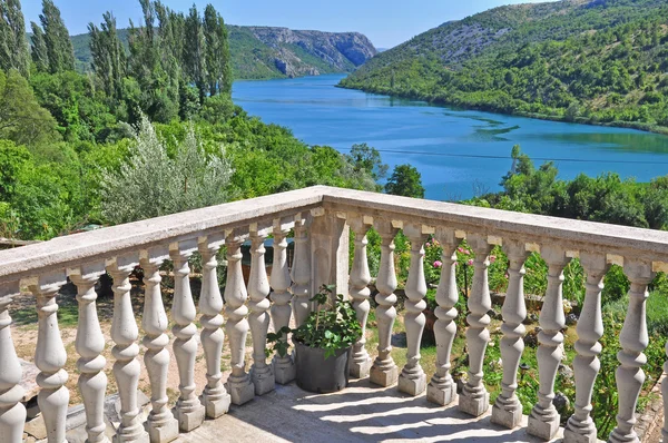 Rivière sinueuse dans le parc naturel de Krka — Photo