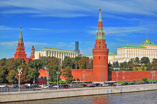 Moscou Kremlin et le bord de la rivière — Photo
