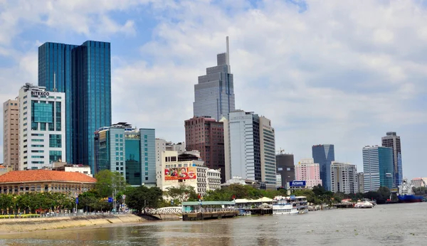 Vista de un barrio ajetreado de Ho Chi Minh —  Fotos de Stock