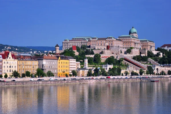 ブダペストのスカイライン、ハンガリーの首都のダウンタウンの夏の眺め — ストック写真