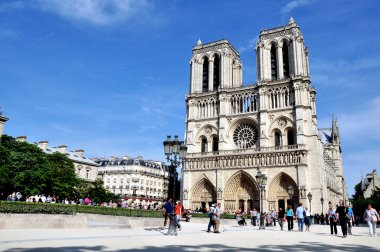Tanımsız insanlar Katedrali Notre Dame, Paris yürüyüş
