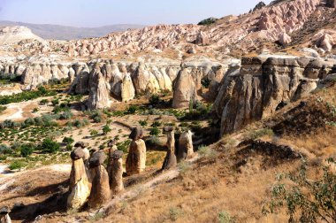 Kapadokya Vadisi 'nin ortasındaki şaşırtıcı doğal manzara, Türkiye