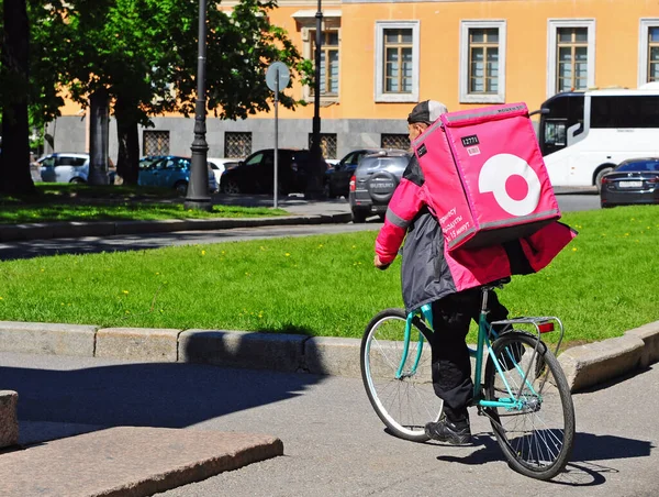 Saint Petersburg Russia June 2021 Samokat Russian Delivery Service Courier — Stock Photo, Image