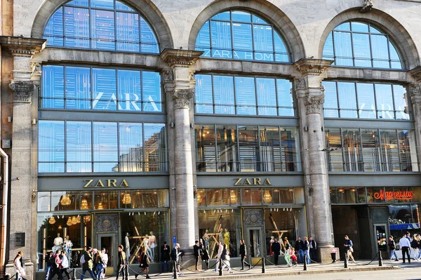 San Petersburgo Rusia Junio 2021 Fachada Tienda Insignia Zara Avenida — Foto de Stock