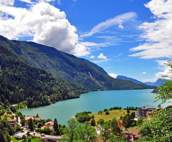 Lago Molveno — Fotografia de Stock