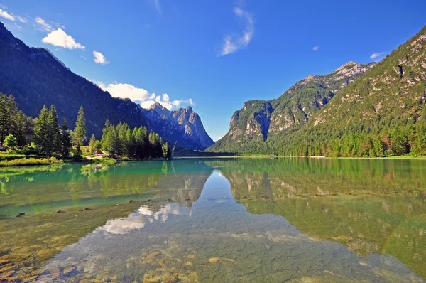 Lago di Dobbiaco — Foto Stock