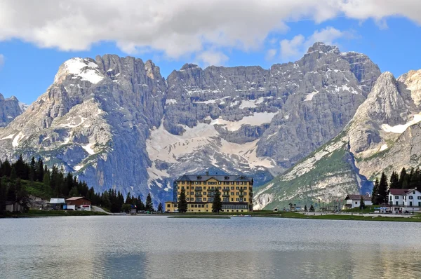 Montagnes dans les Alpes italiennes — Photo