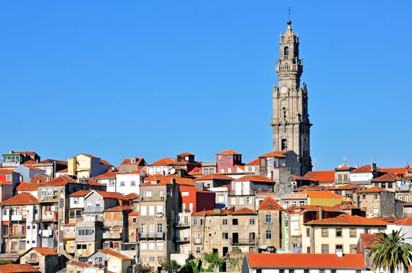 Bell tower and old town of Oporto — Stock Photo, Image