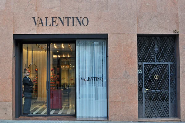 Valentino amiral gemisi mağaza Barselona — Stok fotoğraf