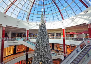 Xmas ağacı alışveriş merkezi
