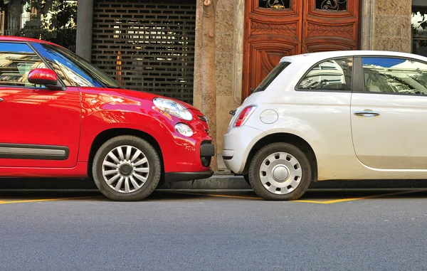 Twee auto's voordat een ongeval — Stockfoto