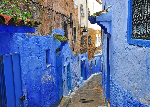 Blaue Straße in der Chefchaouen Altstadt — Stockfoto