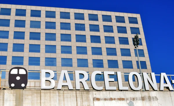 Panneau de Barcelone sur la gare de Sants — Photo