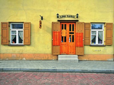 Vilnius eski şehirdeki bir restoran cephe