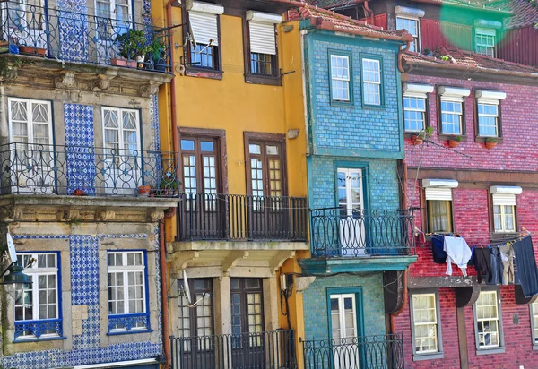 Colorful houses of Oporto — Stock Photo, Image