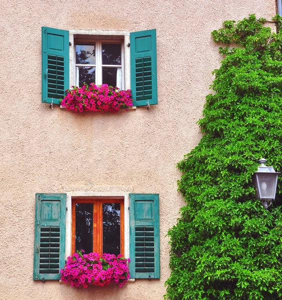 Italienisches Haus — Stockfoto