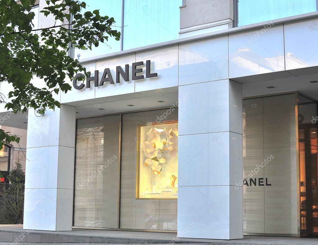 Chanel flagship store, English