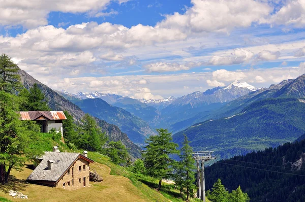 Casa in montagna — Foto Stock