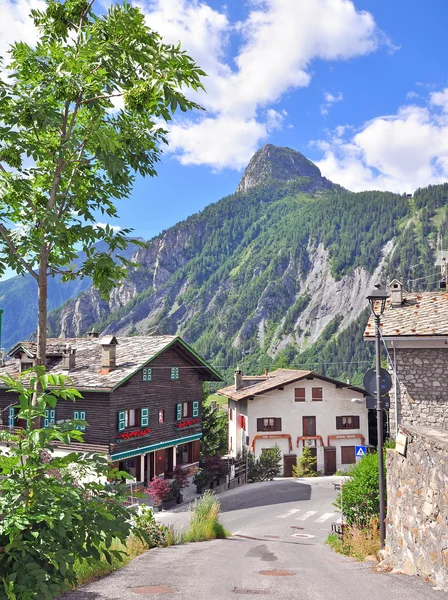 La Palud, alpská vesnice, Itálie — Stock fotografie