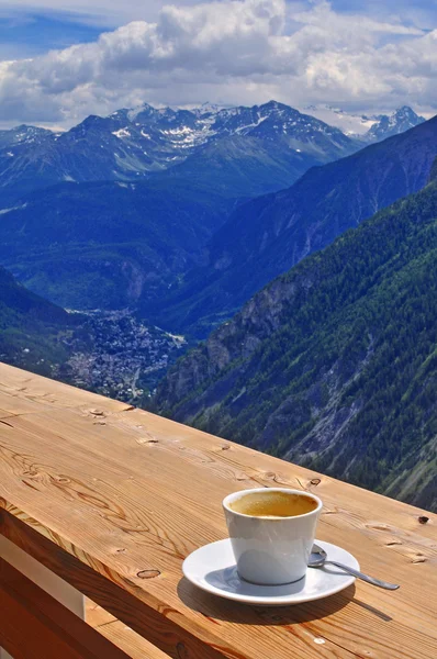 Kopje koffie op de top — Stockfoto