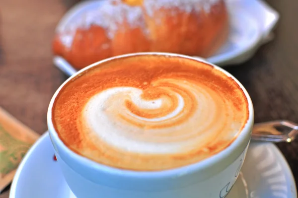 Cup of cappuccino — Stock Photo, Image