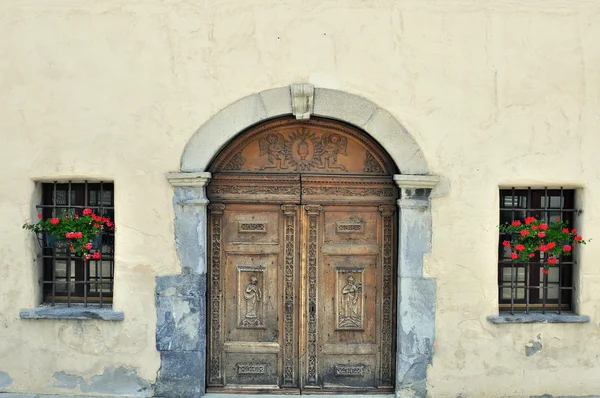 İtalyan kilisenin giriş — Stok fotoğraf