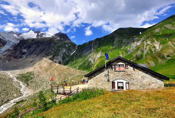 Haus in den italienischen Alpen — Stockfoto
