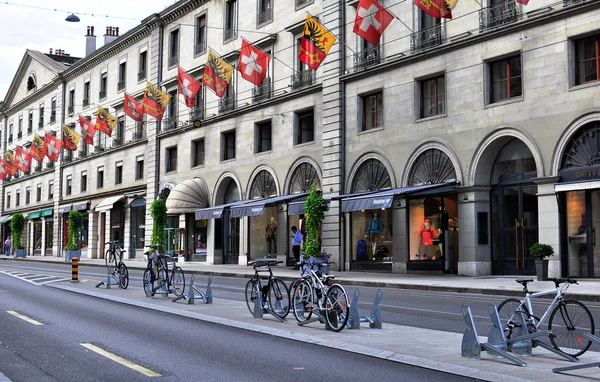 Calle comercial de Ginebra, Suiza — Foto de Stock