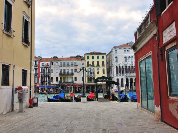 Вид на Гранд-канал в центре Венеции — стоковое фото