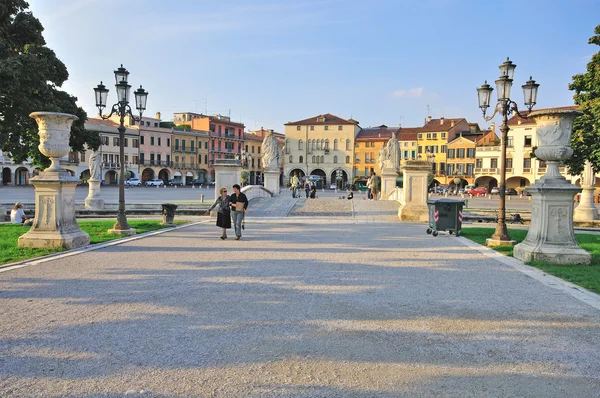 Central park of ancient statues in Padova, Italy — Stock Photo, Image