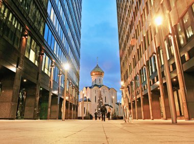 Moskova şehir merkezlerinde office arasında eski Ortodoks Kilisesi