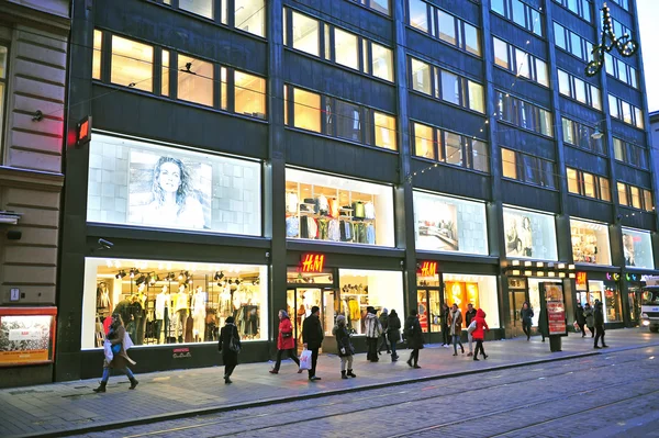 Weergave van de winkelstraat in Helsinki — Stockfoto