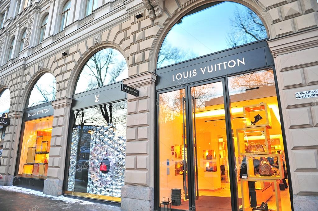 Fachada de la tienda Louis Vuitton en Helsinki — Foto editorial de