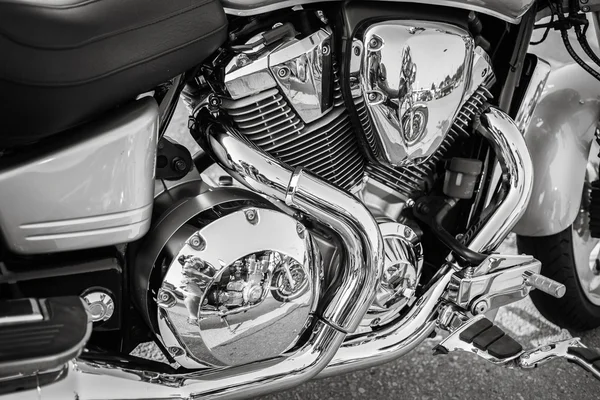 Amazing stunning side detailed view of old monochrome motorcycle engine — Stock Photo, Image