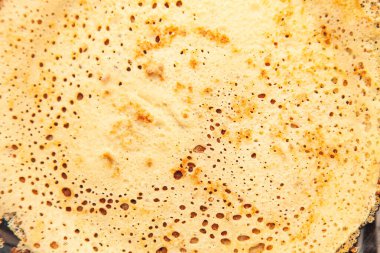 Shrovetide 'de ev yapımı Rus kreplerinin arka planı Maslenitsa.