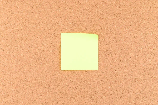 Κίτρινη Αυτοκόλλητη Σημείωση Που Τοποθετείται Στον Πίνακα Φελλού — Φωτογραφία Αρχείου