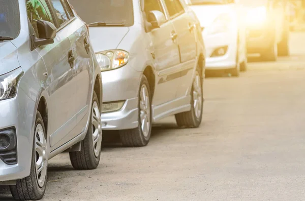 Autos Auf Dem Parkplatz Geparkt — Stockfoto