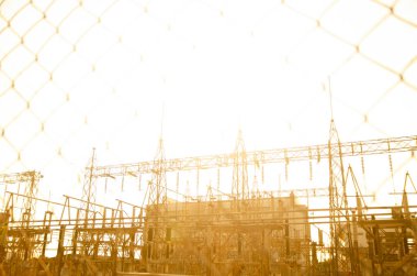 Kablo ağıyla elektrik santralinin görüntüsü