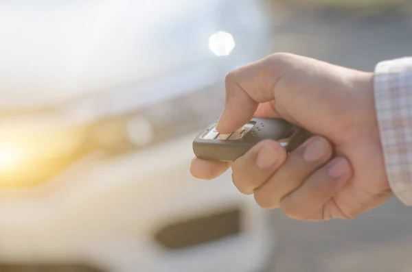 Bil Fjärrkontroll Med Smart Nyckel Hand Håller Smart Nyckel För — Stockfoto