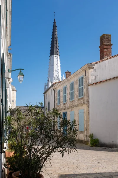 Uitzicht Een Lege Straat Toren Van Ars Genomen Het Eiland — Stockfoto