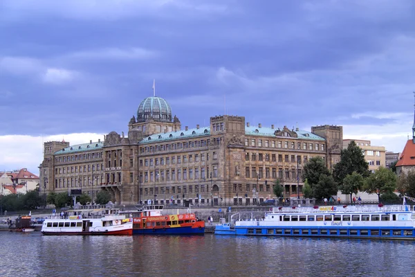 Prague ou Praha 1 avec la rivière Moldau — Photo